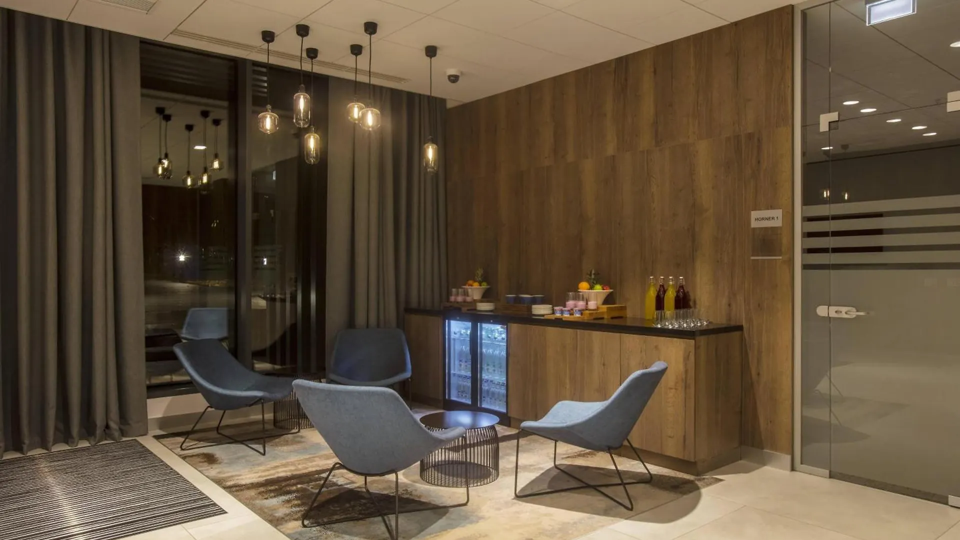 Courtyard By Marriott Edinburgh West Hotel