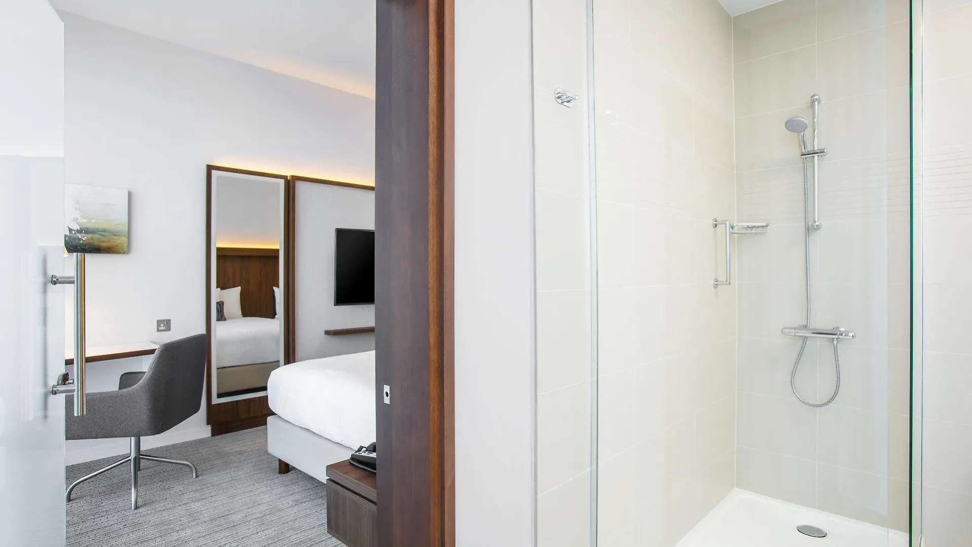 Courtyard By Marriott Edinburgh West Hotel