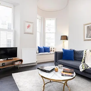 Apartment Joivy Sophisticated Near Castle, Edinburgh