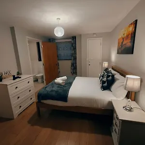 2br Cosy Centre United Kingdom