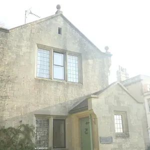 Victorian Lodge: Private Estate With Secure Parking United Kingdom