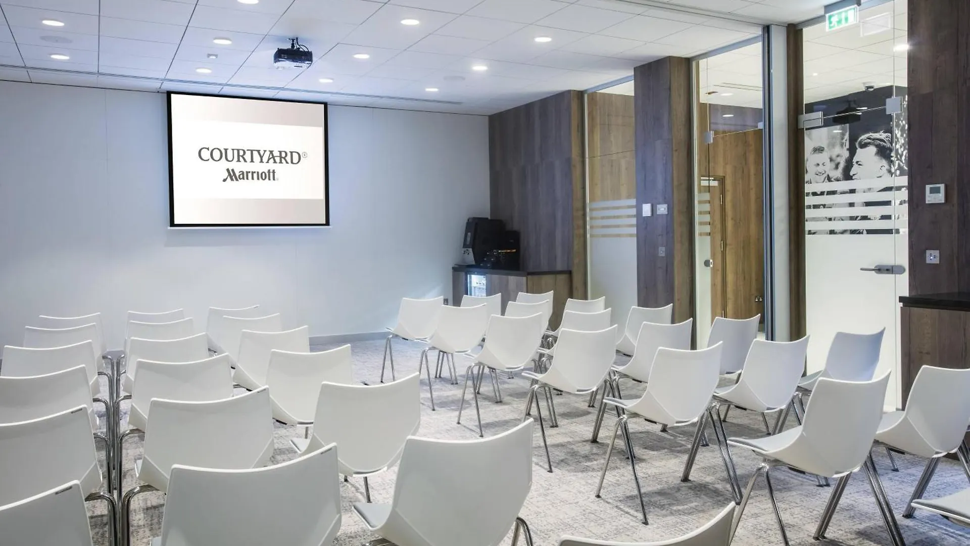 Hotel Courtyard By Marriott Edinburgh West 4*,  Regno Unito