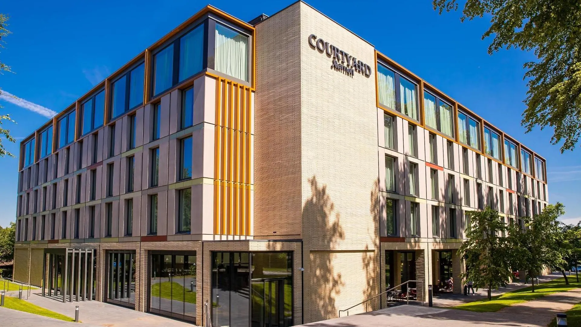 Hotel Courtyard By Marriott Edinburgh West 4*,